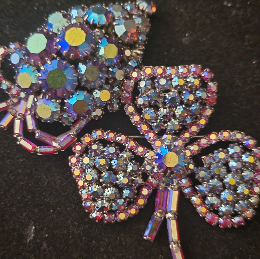 WEISS MARKED Blue & red ab aurora borealis vintage brooch lot of 2 2.5"